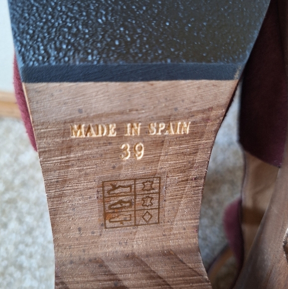 NWOT Free People Cedar Clogs Maroon Suede Buckle Closure Womens Size 8 - Picture 6 of 10